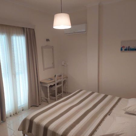 Alkyon Hotel Kamari  Ngoại thất bức ảnh