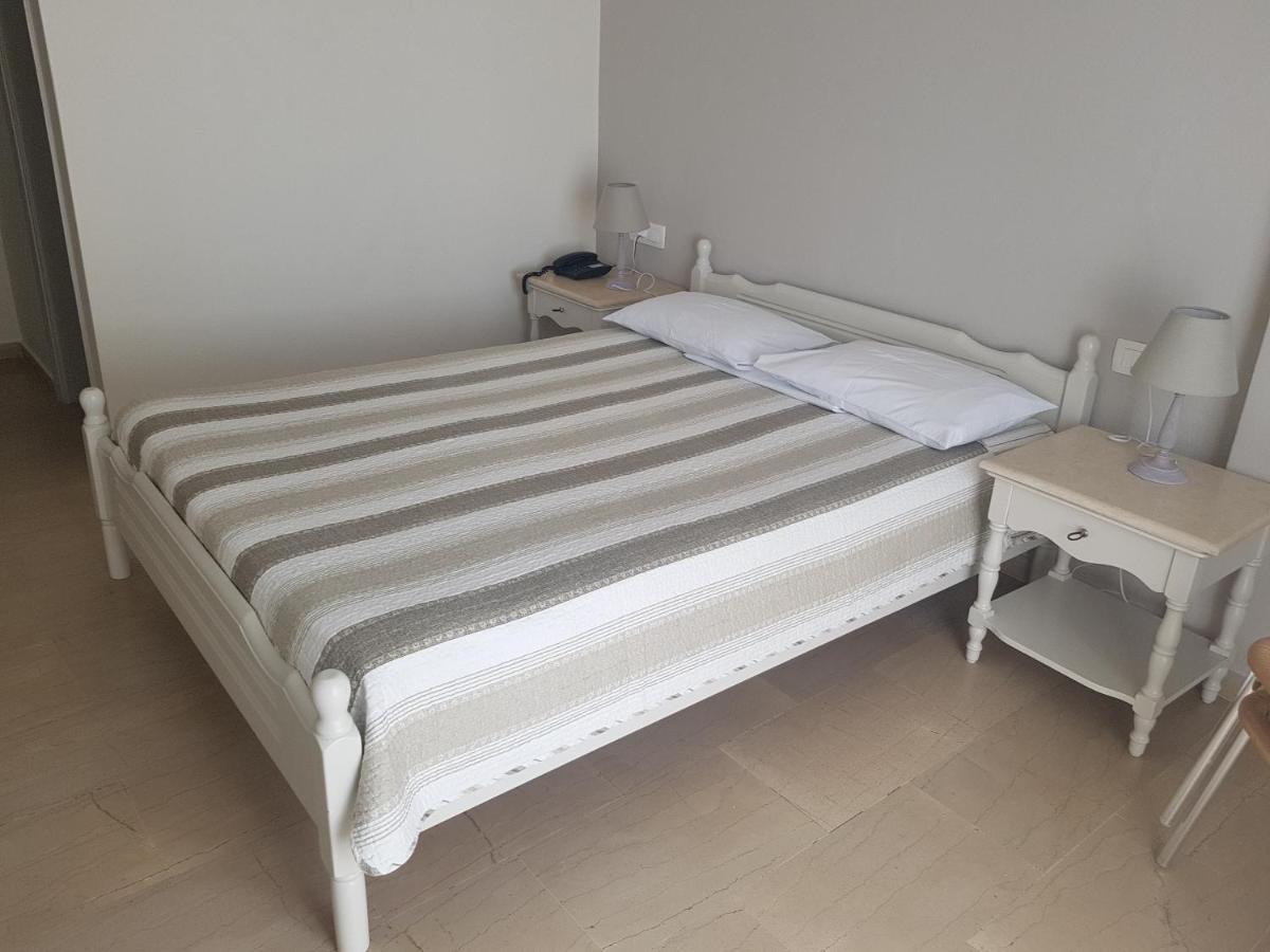Alkyon Hotel Kamari  Ngoại thất bức ảnh