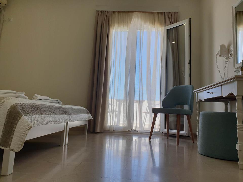 Alkyon Hotel Kamari  Ngoại thất bức ảnh
