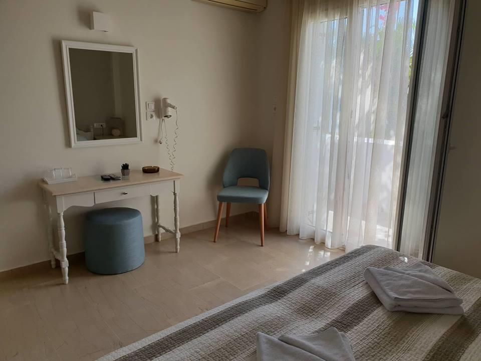 Alkyon Hotel Kamari  Ngoại thất bức ảnh
